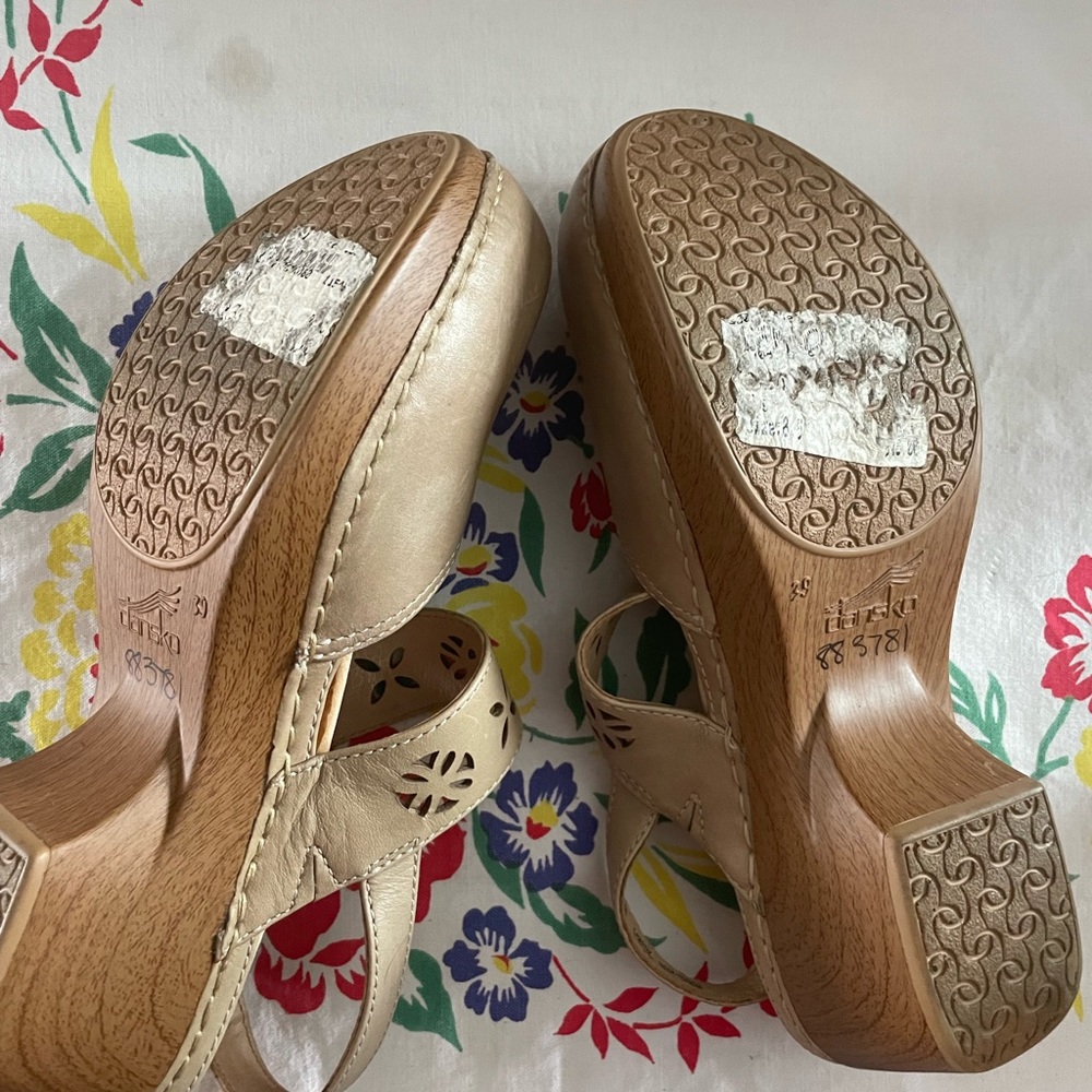 Dansko sling back clog in taupe leather with floral cutouts. - Picture 4 of 4